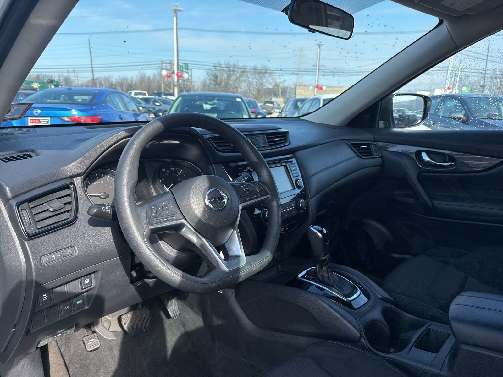 Thumbnail: 2018 Nissan Rogue - 16