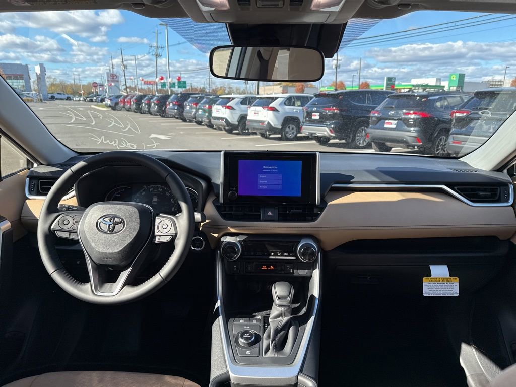 Thumbnail: 2025 Toyota RAV4 - 17