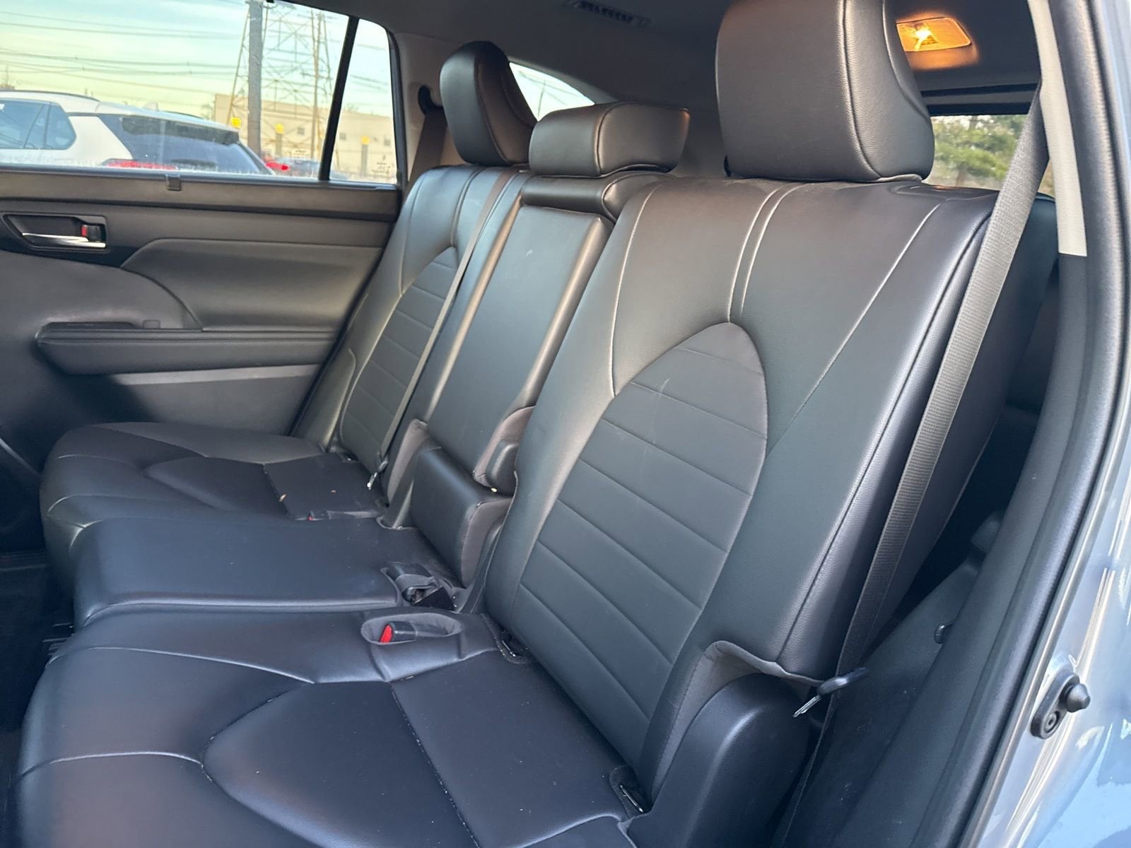 Thumbnail: 2023 Toyota Highlander - 20