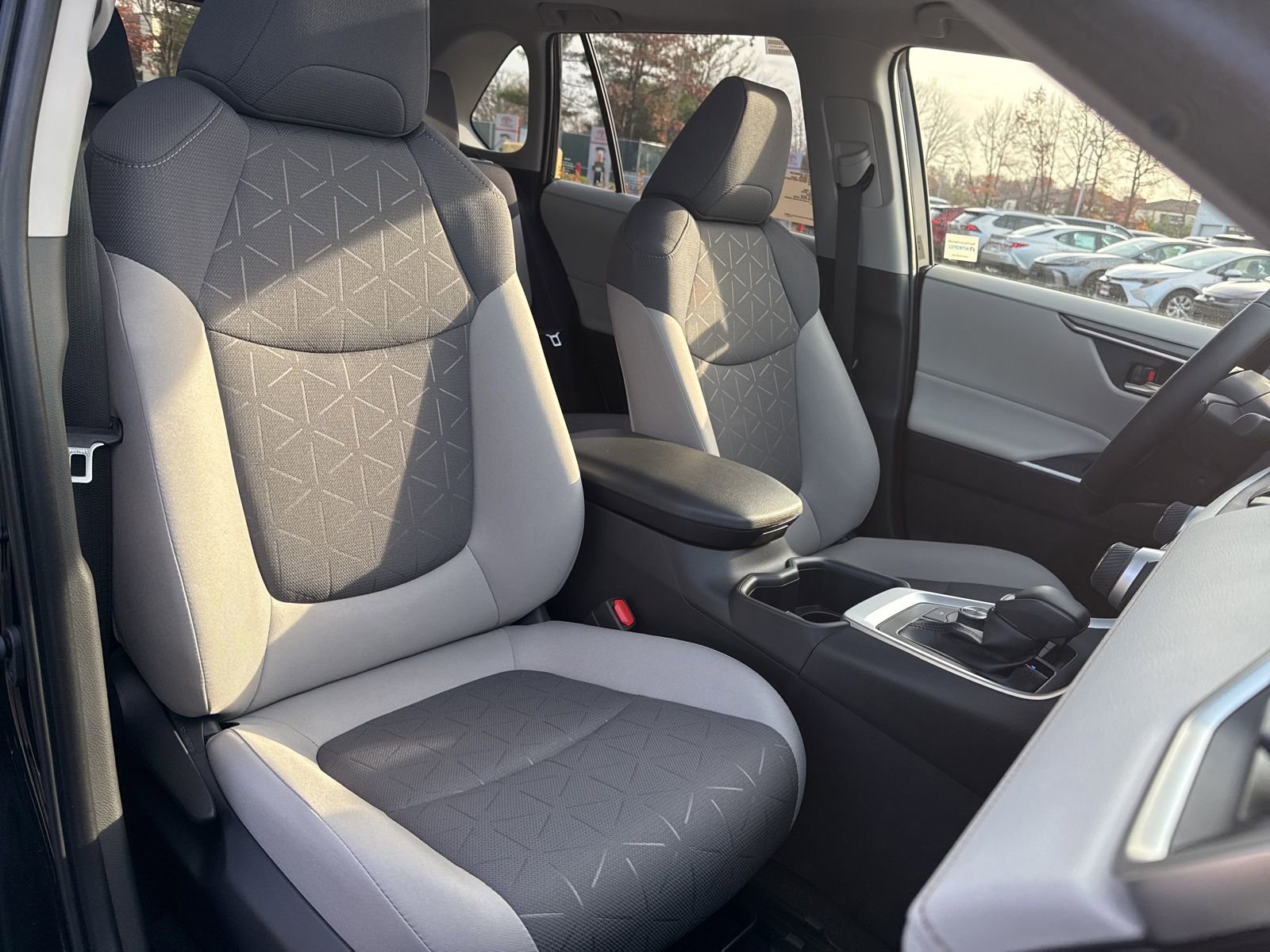 Thumbnail: 2025 Toyota RAV4 - 14