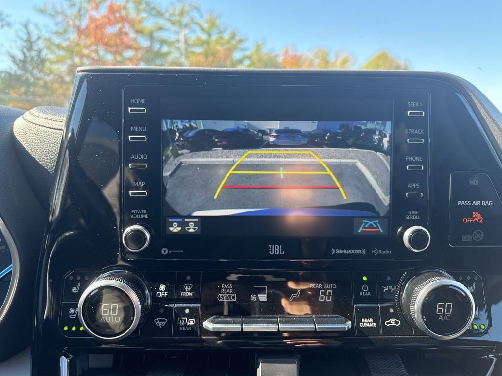 Thumbnail: 2021 Toyota Highlander - 28
