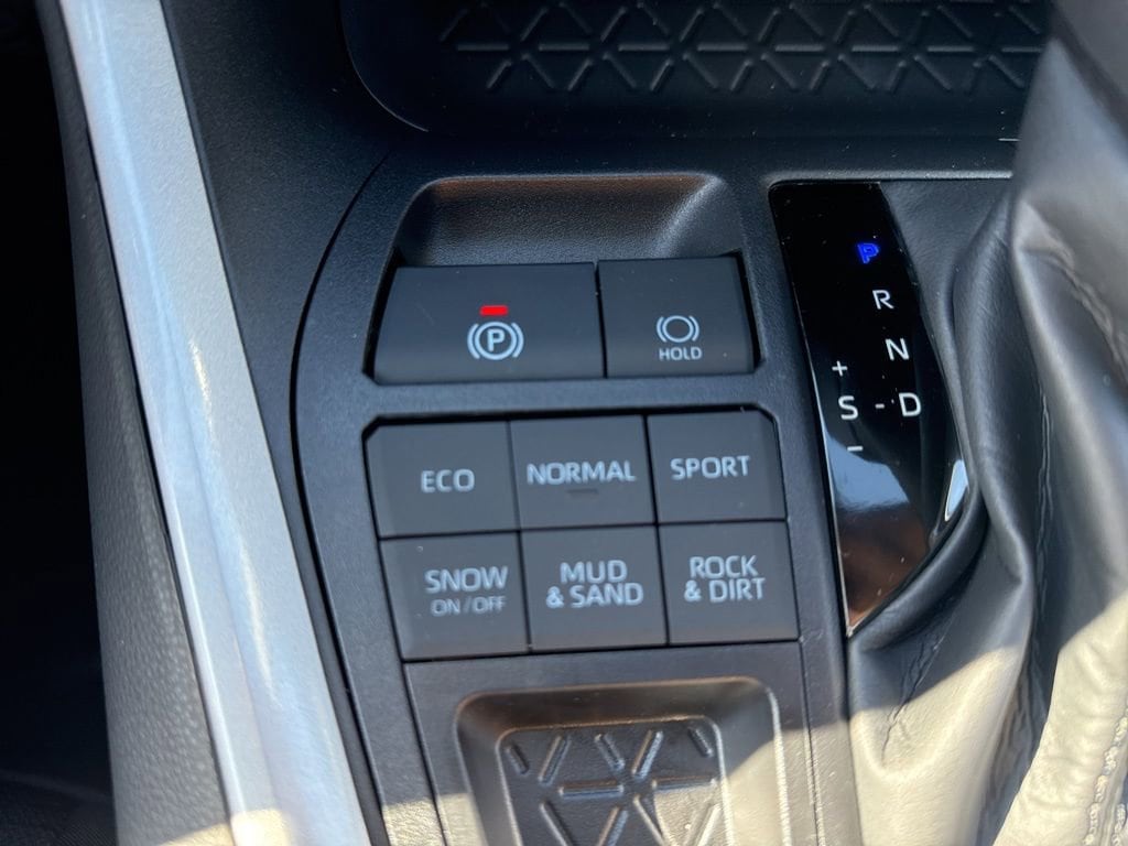 Thumbnail: 2025 Toyota RAV4 - 22