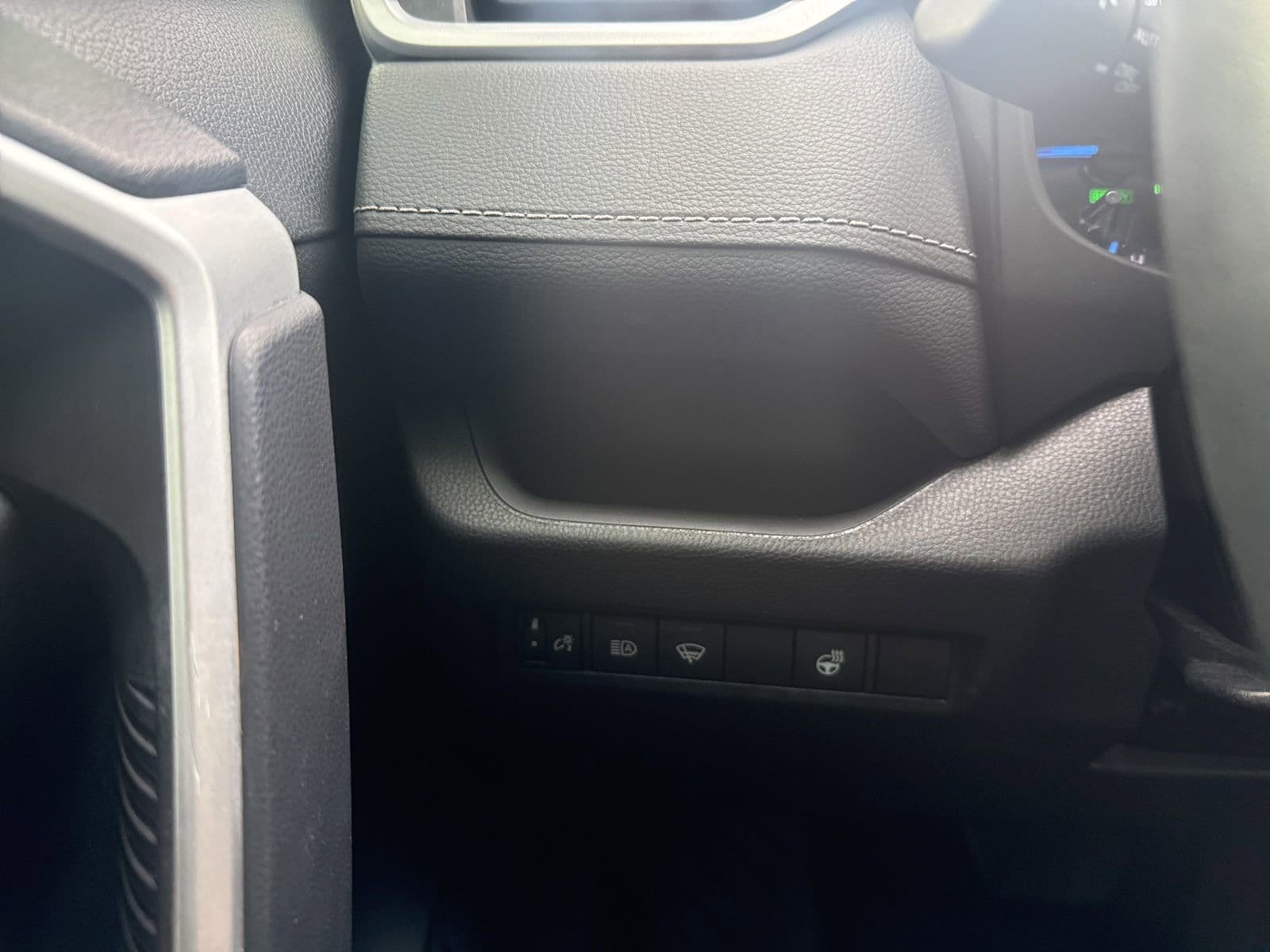 Thumbnail: 2022 Toyota RAV4 - 30