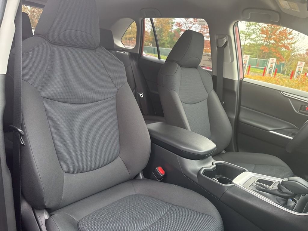 Thumbnail: 2025 Toyota RAV4 - 14