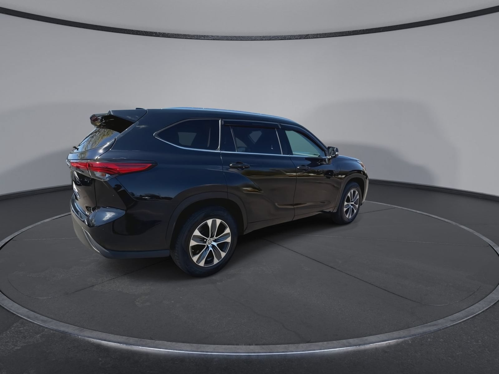 Thumbnail: 2021 Toyota Highlander - 15