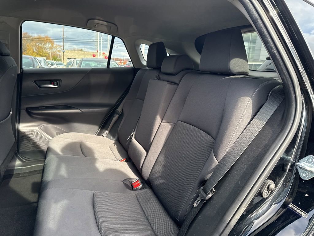 Thumbnail: 2021 Toyota Venza - 21