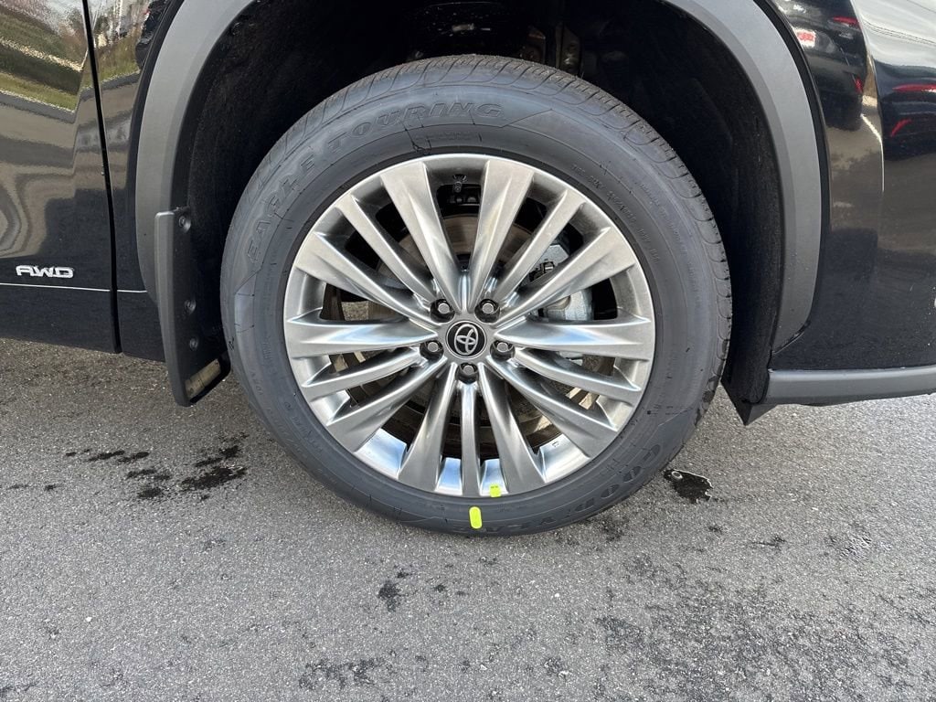 Thumbnail: 2025 Toyota Highlander - 8