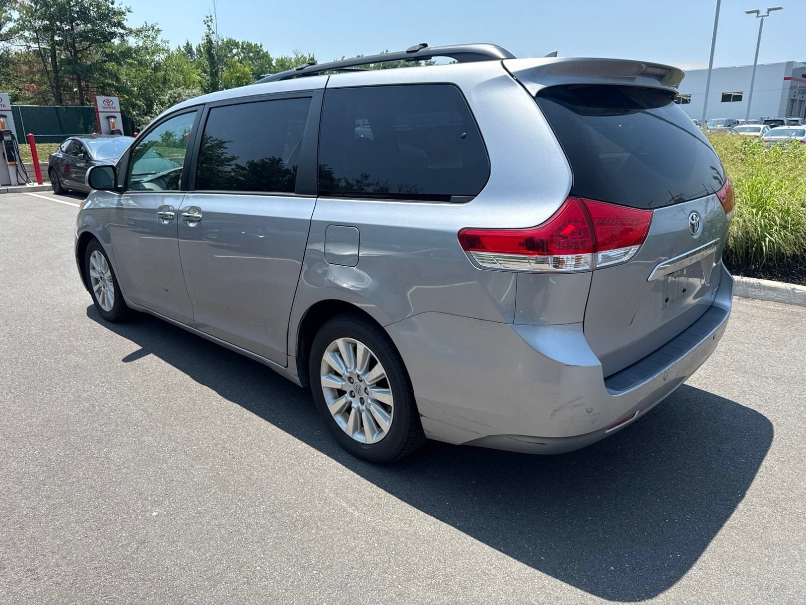 Thumbnail: 2012 Toyota Sienna - 12