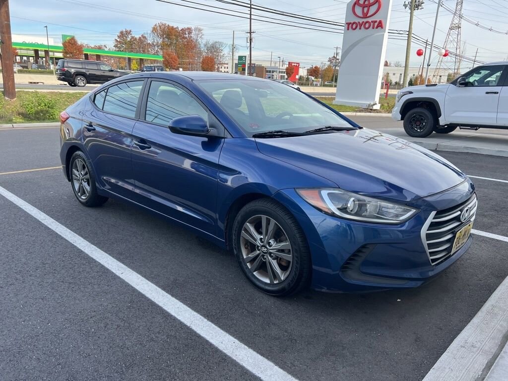 Used 2017 Hyundai Elantra SE Sedan