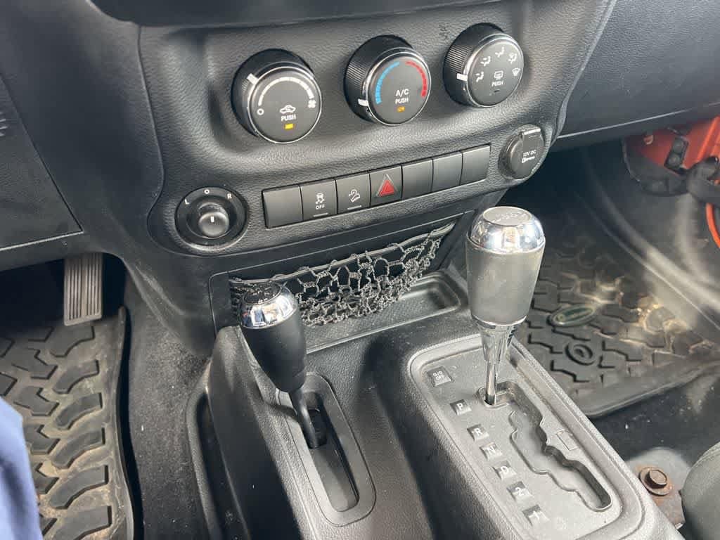 Thumbnail: 2011 Jeep Wrangler - 18
