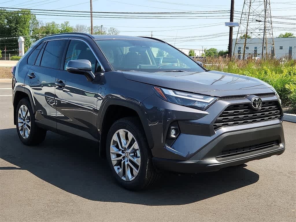 2025 Toyota RAV4 XLE Premium 3