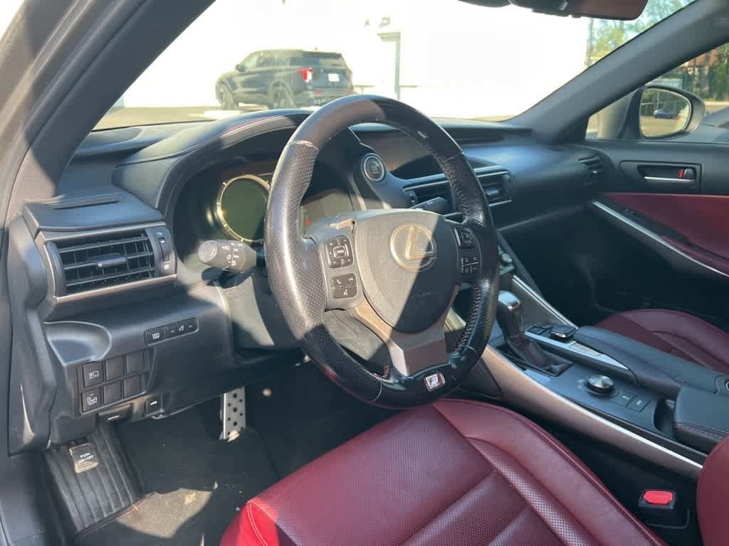 Thumbnail: 2017 Lexus IS - 15