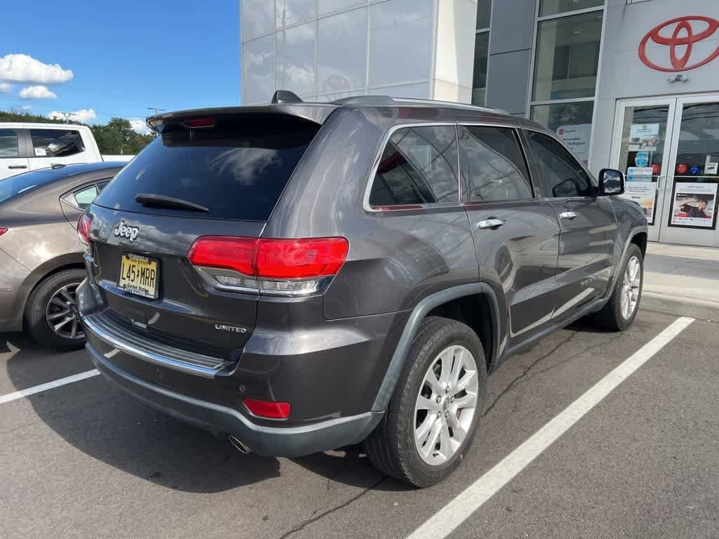 Thumbnail: 2017 Jeep Grand Cherokee - 3