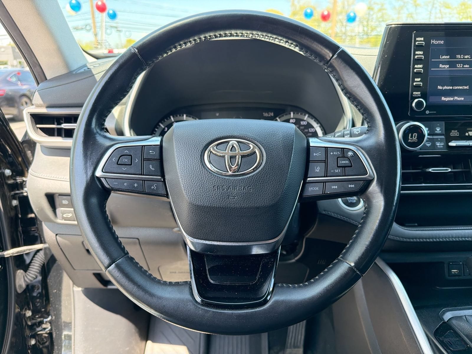 Thumbnail: 2021 Toyota Highlander - 31