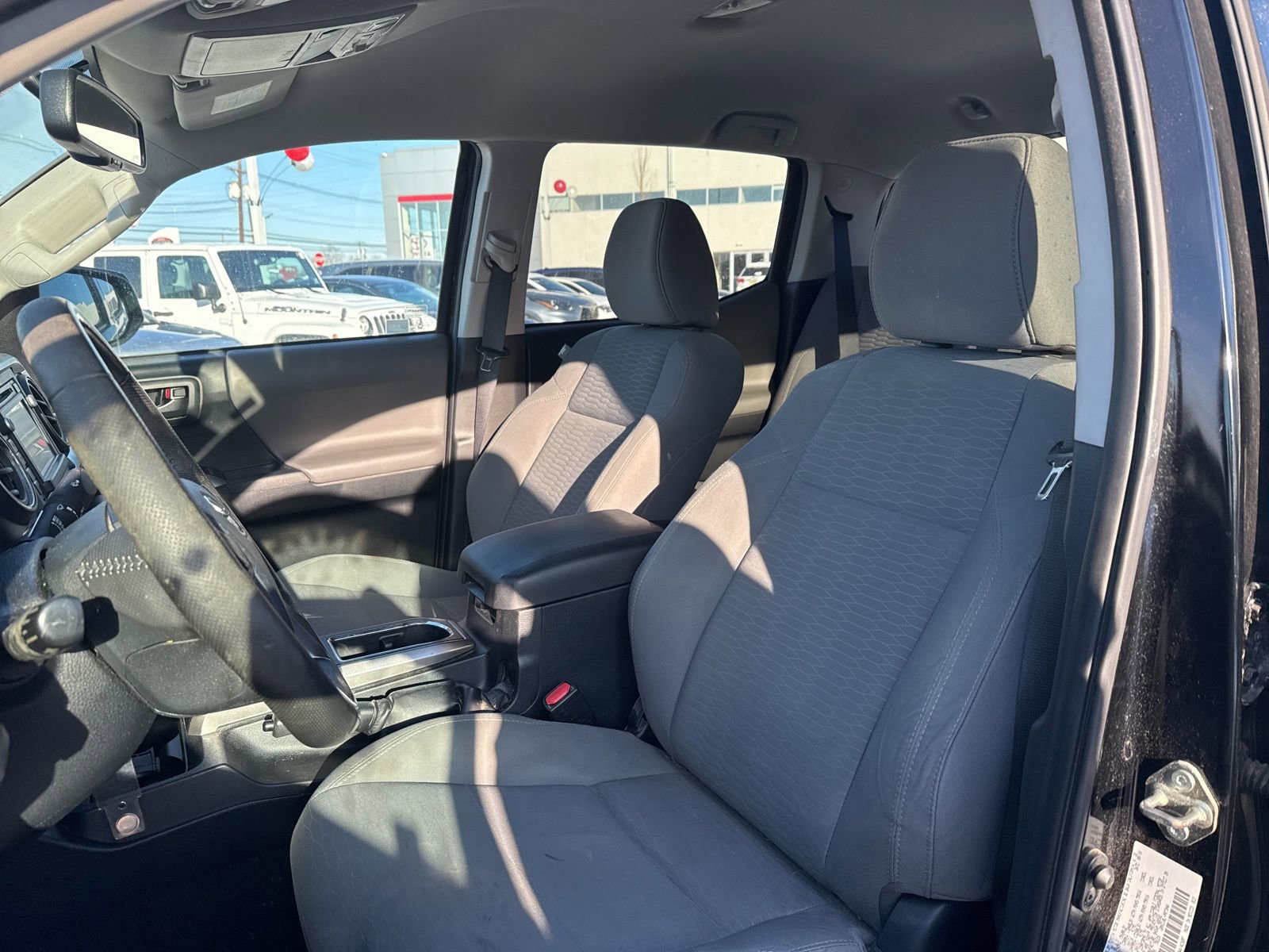 Thumbnail: 2017 Toyota Tacoma - 13