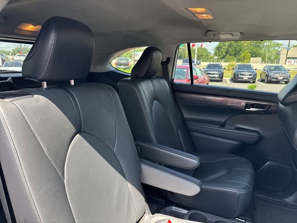 Thumbnail: 2020 Toyota Highlander - 22