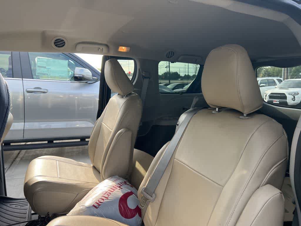 Thumbnail: 2020 Toyota Sienna - 13
