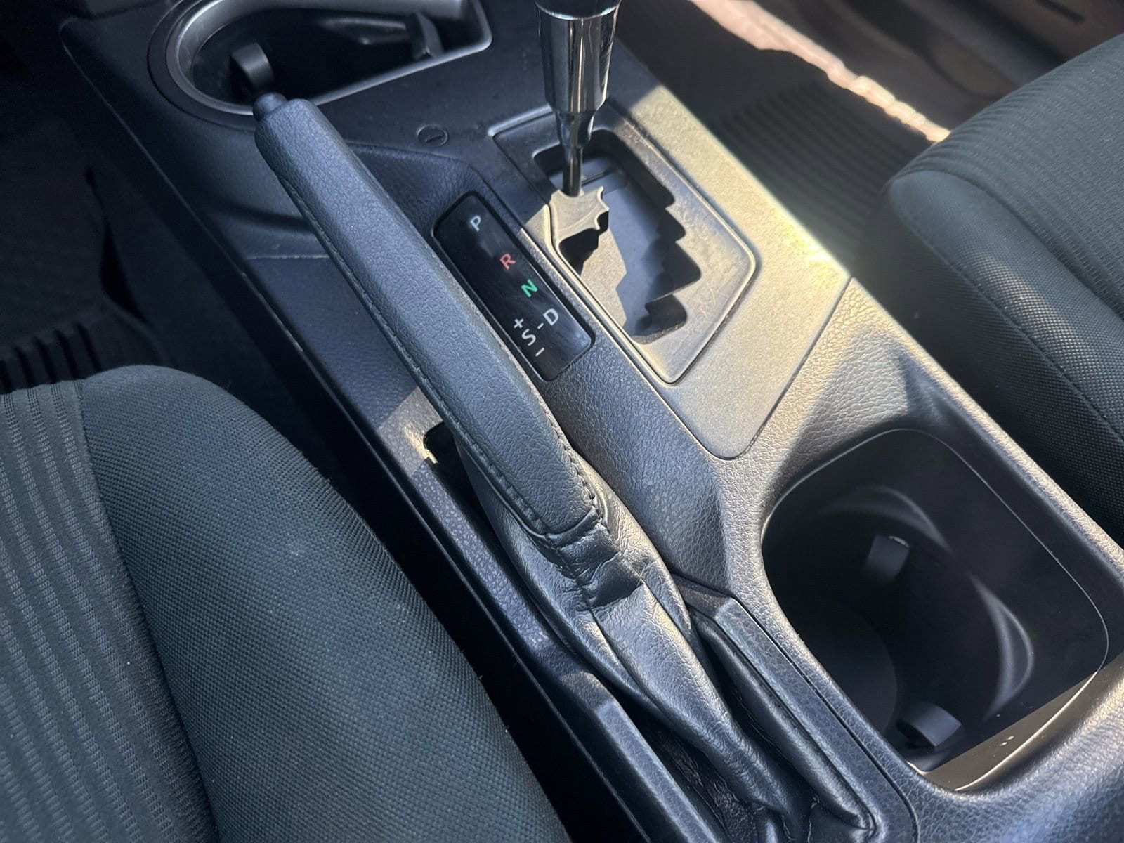 Thumbnail: 2018 Toyota RAV4 - 30