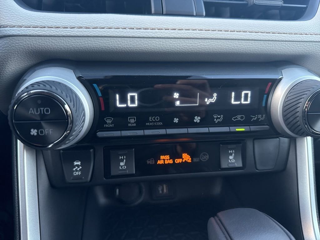 Thumbnail: 2025 Toyota RAV4 - 21