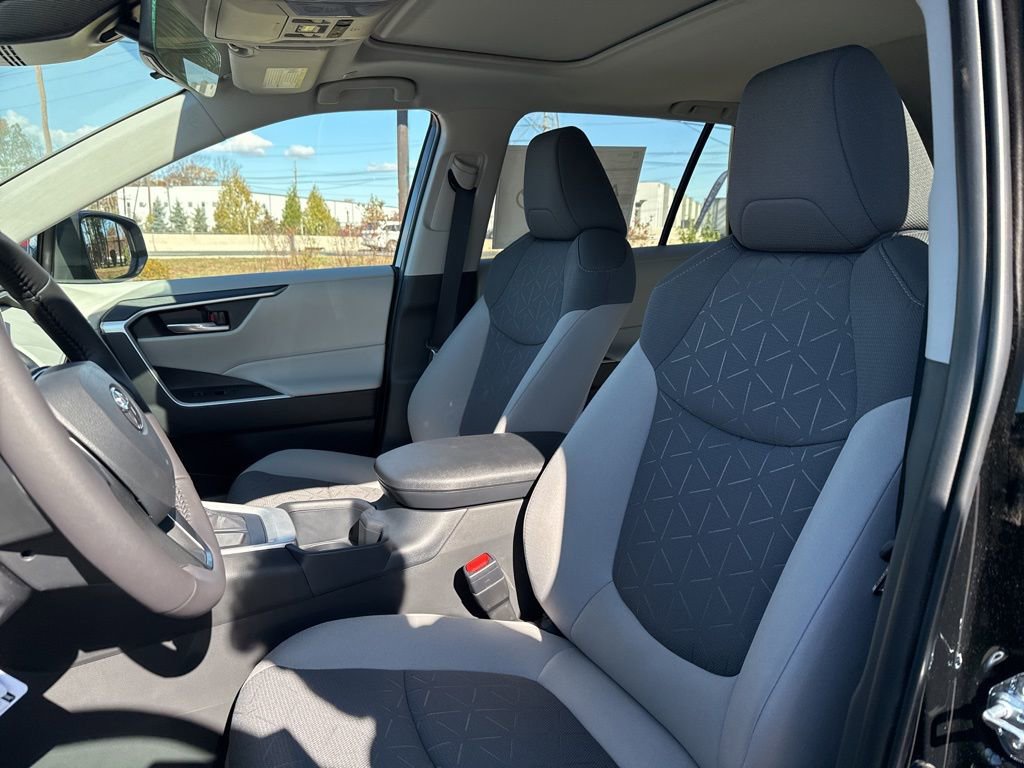 Thumbnail: 2025 Toyota RAV4 - 11