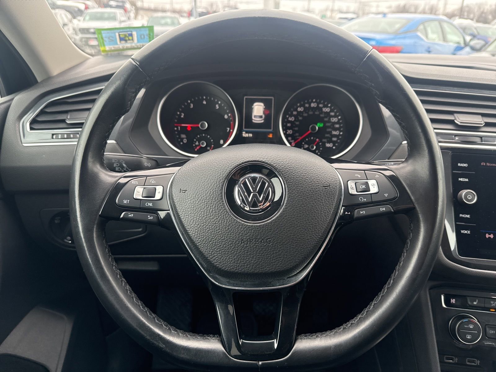 Thumbnail: 2018 Volkswagen Tiguan - 22