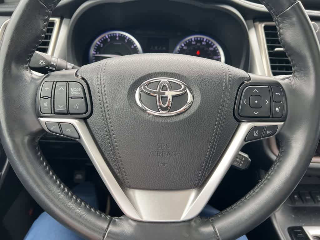 Thumbnail: 2019 Toyota Highlander - 20