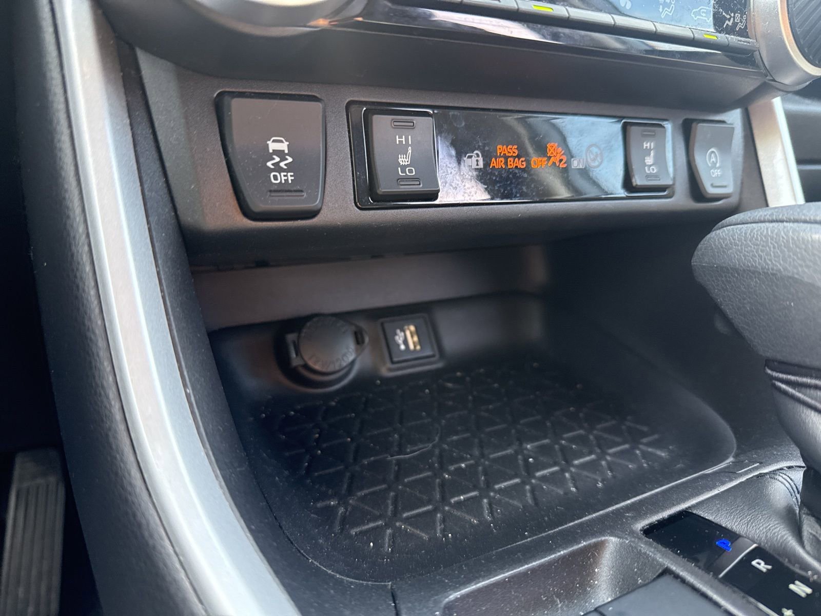 Thumbnail: 2023 Toyota RAV4 - 28