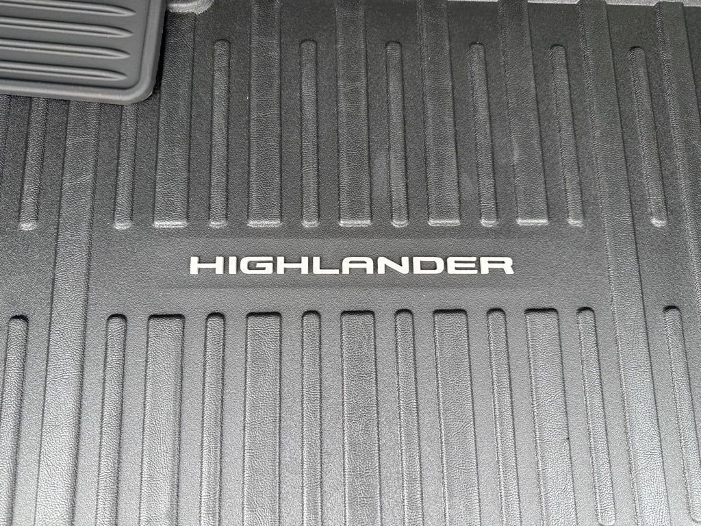Thumbnail: 2025 Toyota Highlander - 12