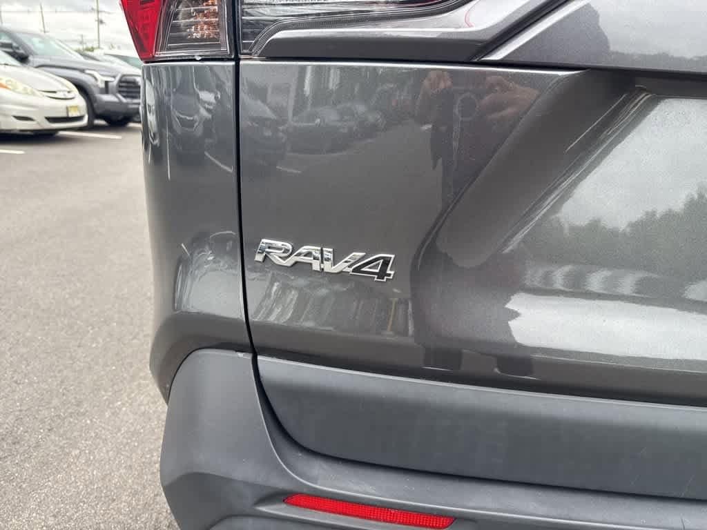 Thumbnail: 2019 Toyota RAV4 - 14