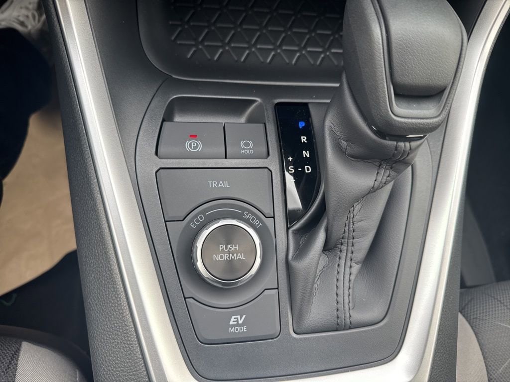 Thumbnail: 2025 Toyota RAV4 - 22