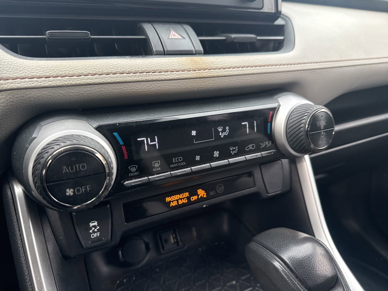 Thumbnail: 2019 Toyota RAV4 - 27