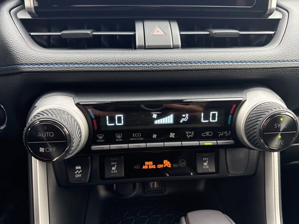 Thumbnail: 2025 Toyota RAV4 - 20