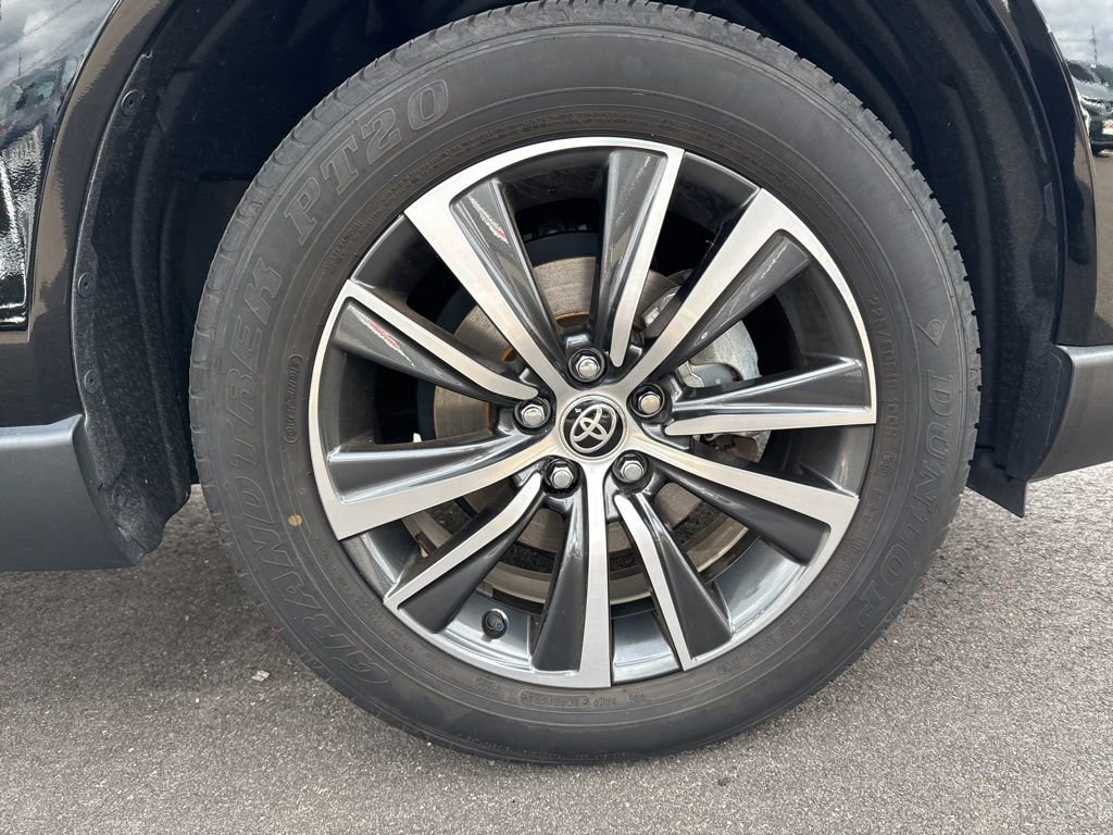 Thumbnail: 2023 Toyota Venza - 15