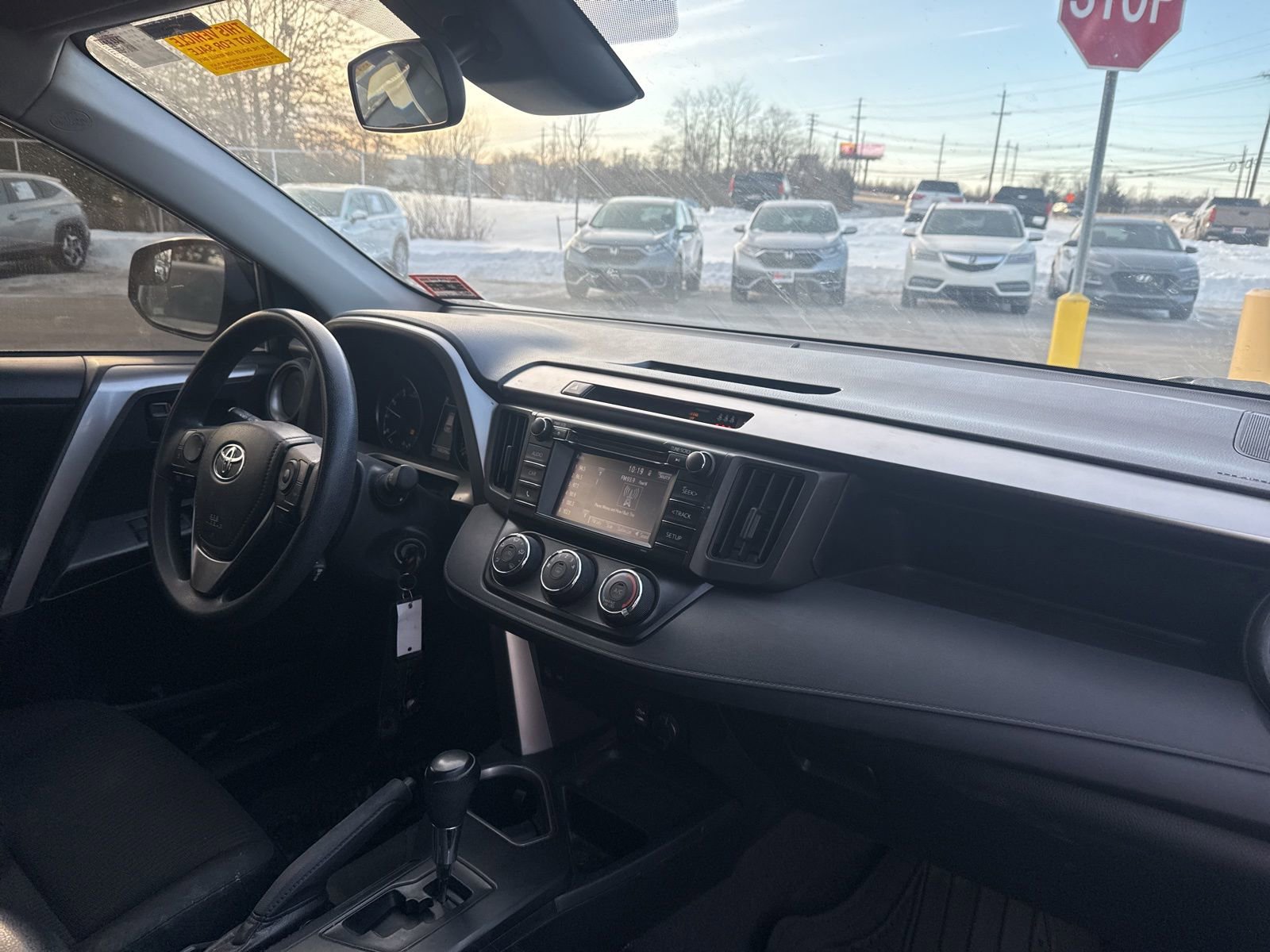 Thumbnail: 2017 Toyota RAV4 - 20