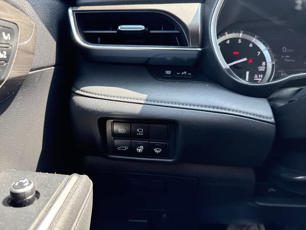 Thumbnail: 2020 Toyota Highlander - 31