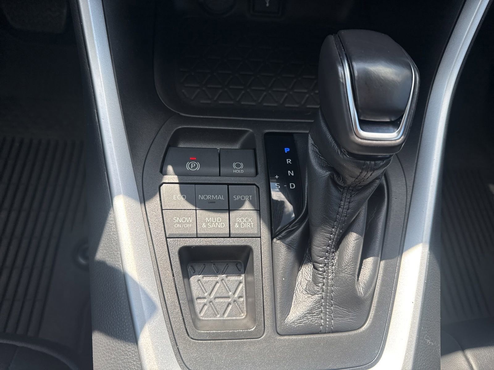 Thumbnail: 2021 Toyota RAV4 - 30