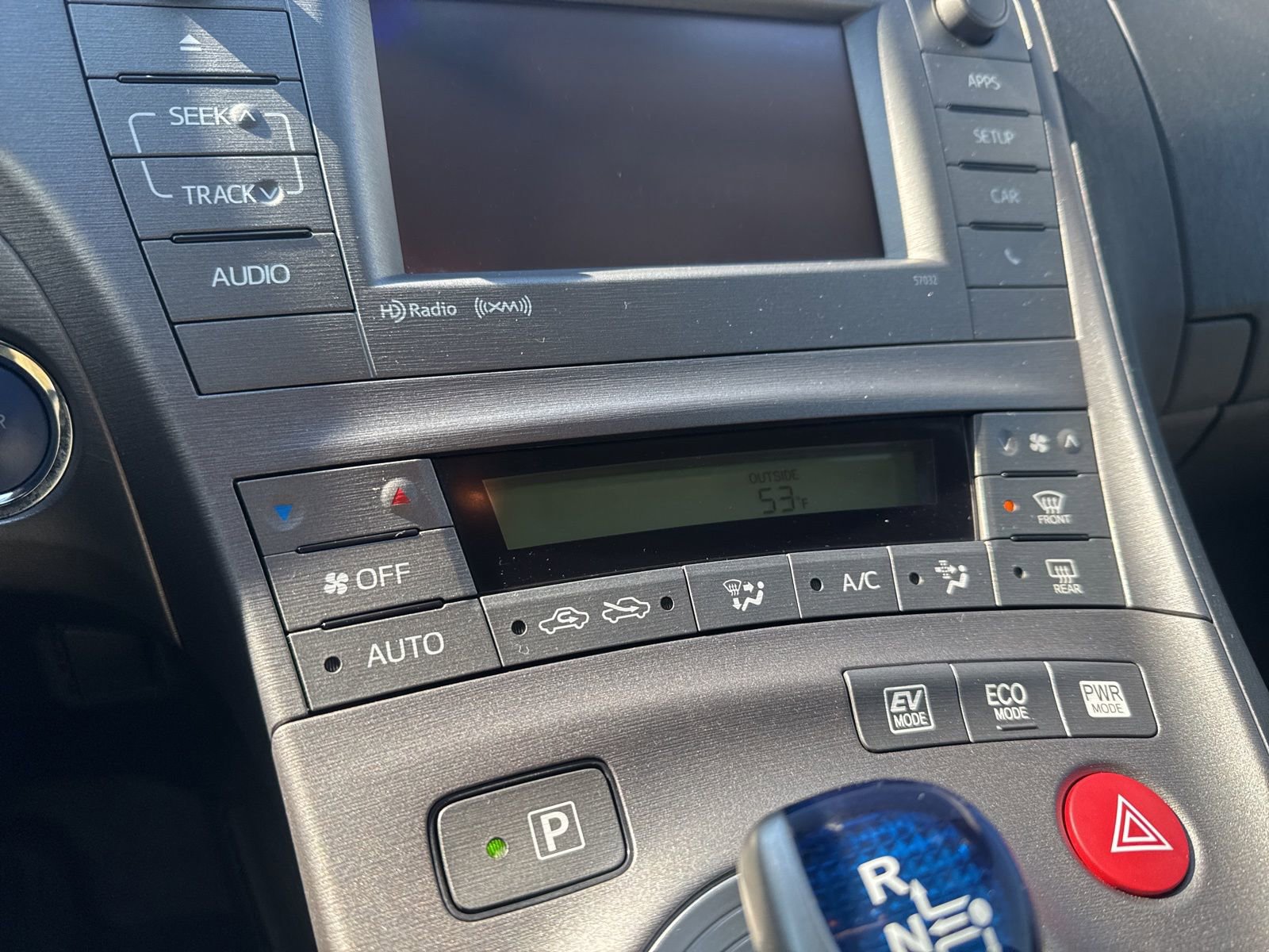 Thumbnail: 2015 Toyota Prius - 27