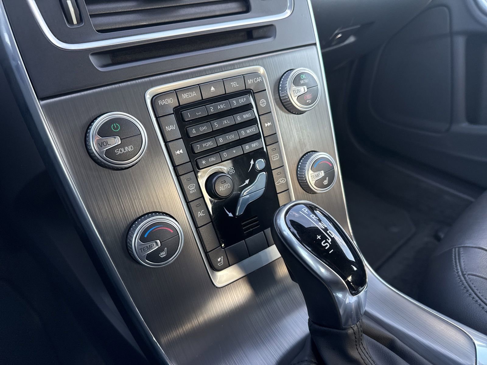 Thumbnail: 2016 Volvo S60 - 27