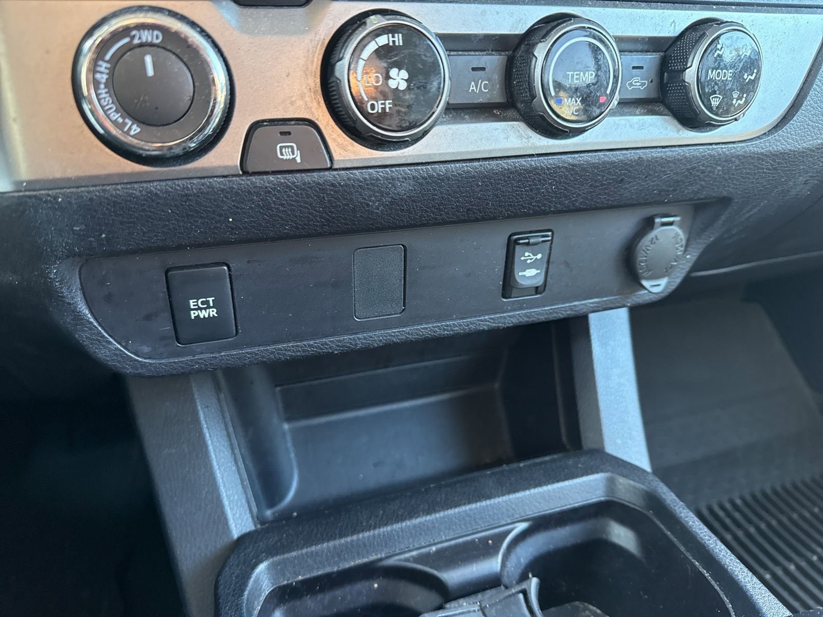 Thumbnail: 2017 Toyota Tacoma - 26