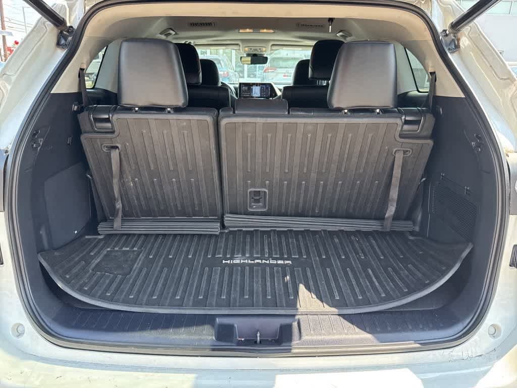 Thumbnail: 2020 Toyota Highlander - 14