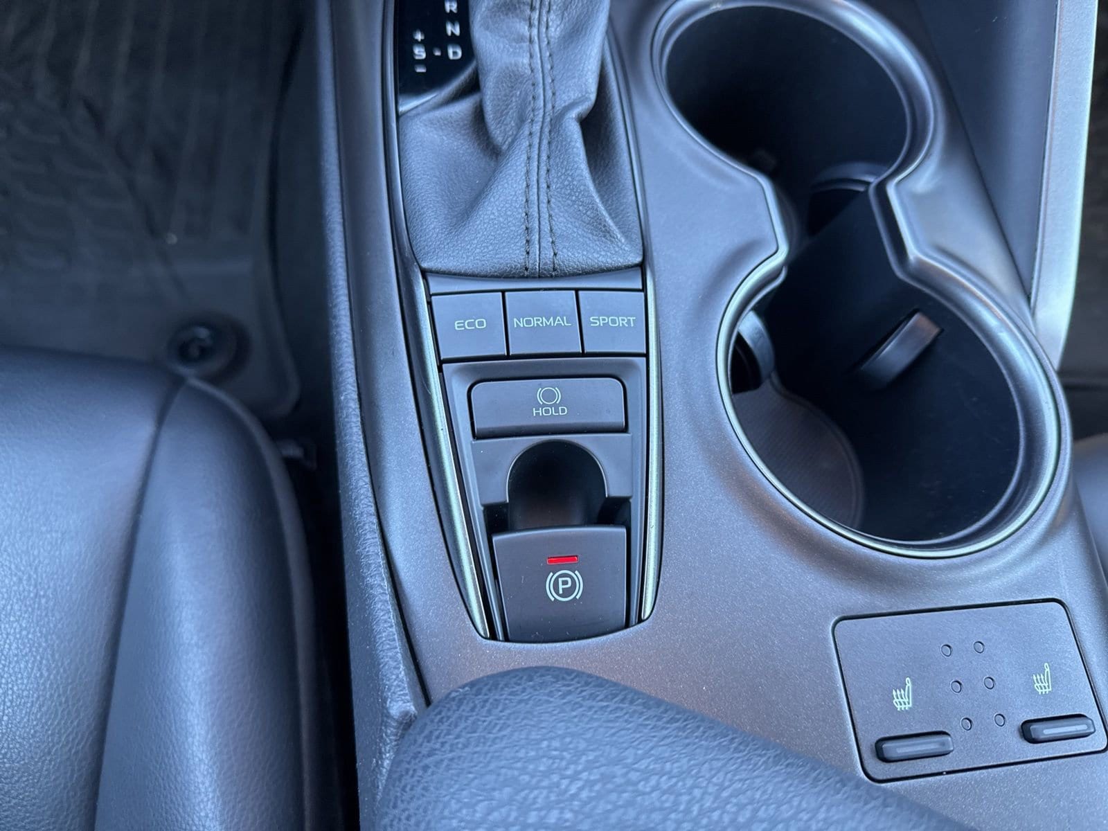 Thumbnail: 2023 Toyota Camry - 30