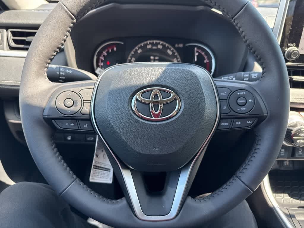 Thumbnail: 2025 Toyota RAV4 - 16