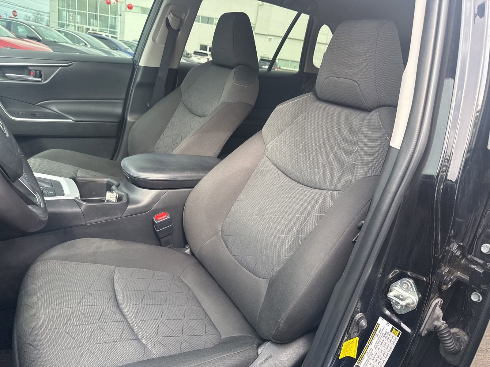 Thumbnail: 2022 Toyota RAV4 - 18