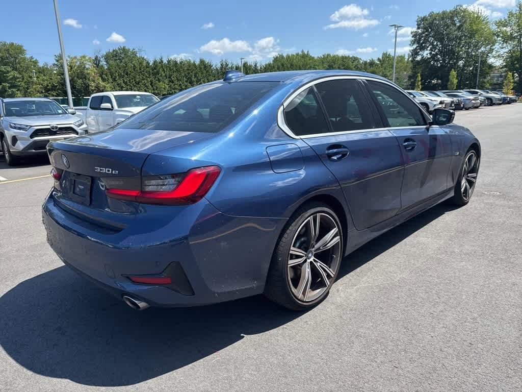 Thumbnail: 2022 BMW 3 Series - 3