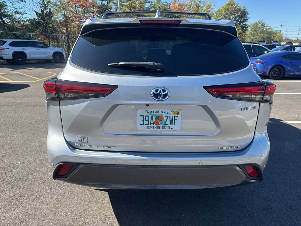 Thumbnail: 2021 Toyota Highlander - 6