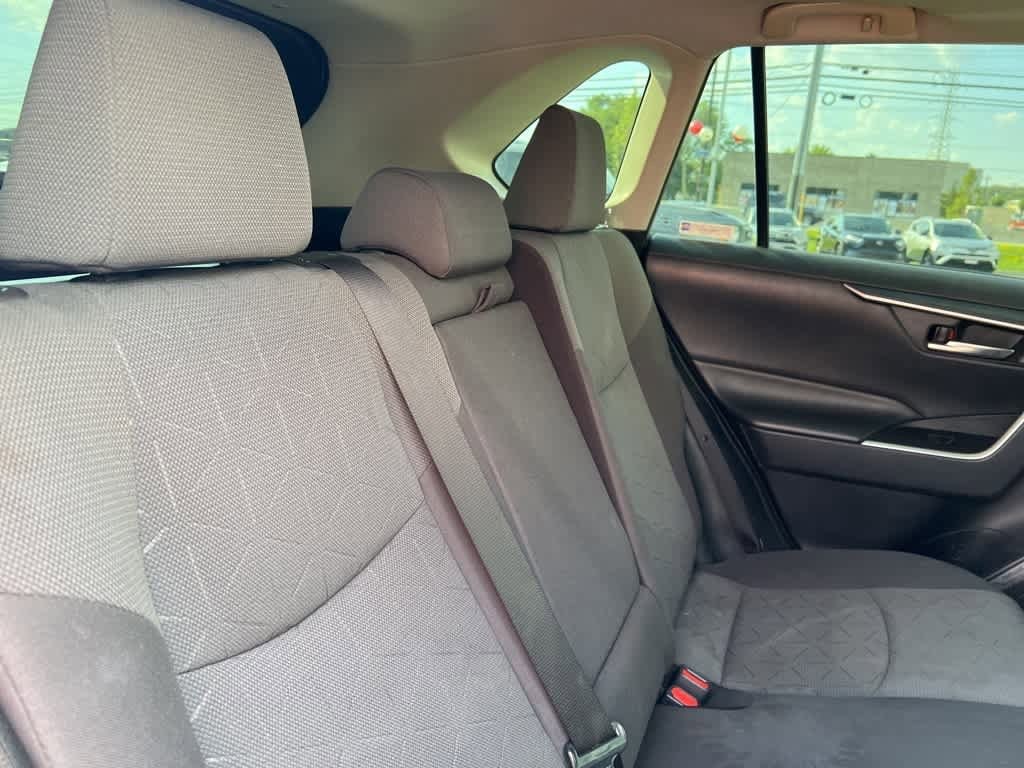 Thumbnail: 2019 Toyota RAV4 - 19