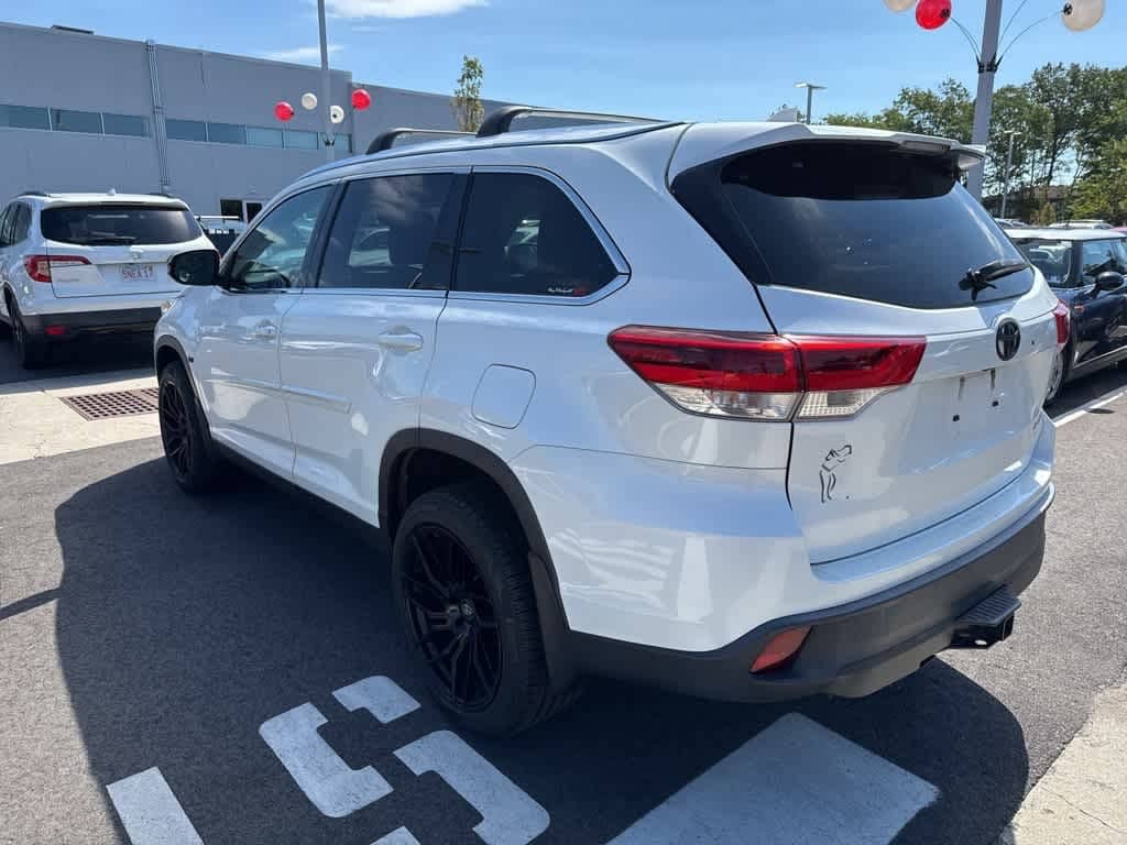 Thumbnail: 2019 Toyota Highlander - 4