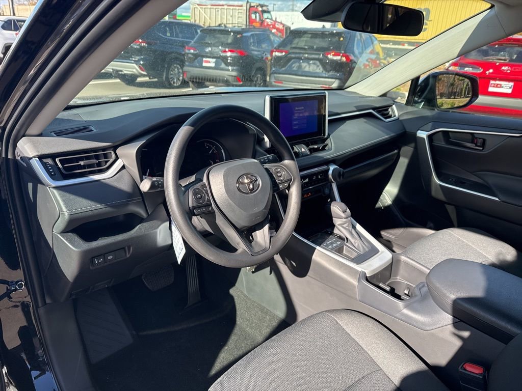 Thumbnail: 2025 Toyota RAV4 - 10