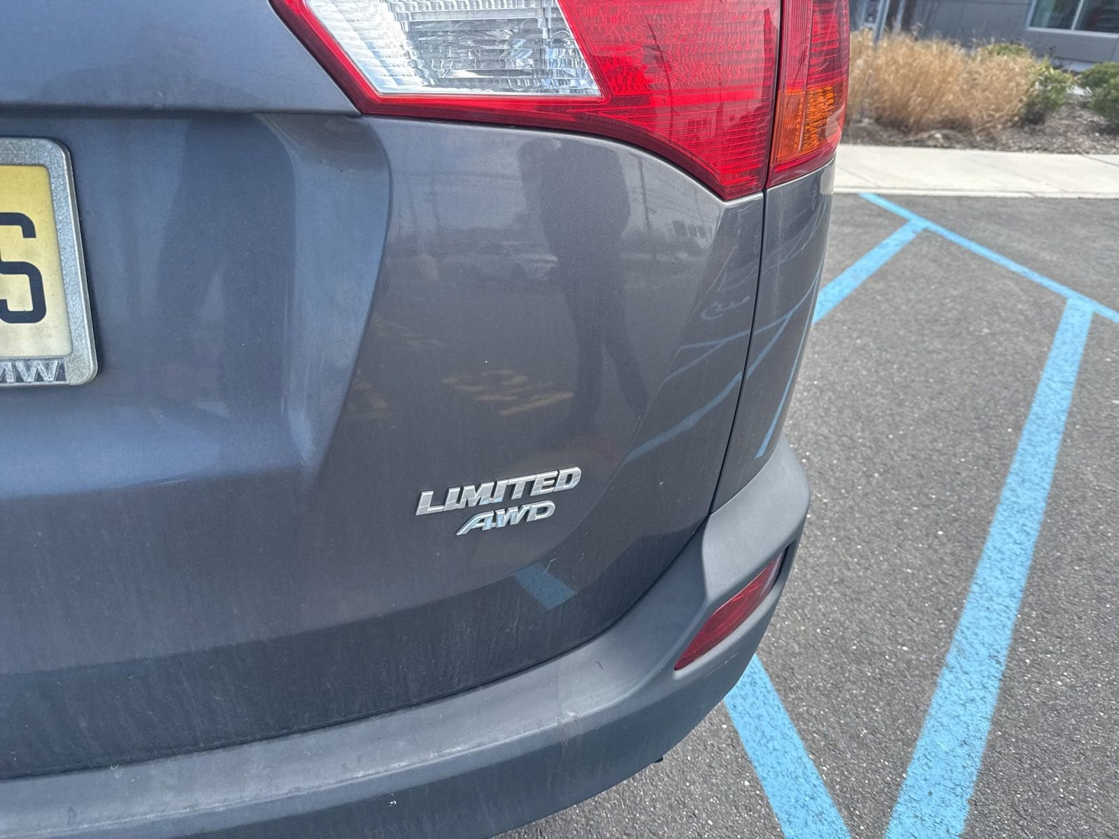 Thumbnail: 2013 Toyota RAV4 - 14