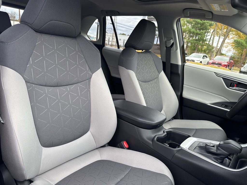 Thumbnail: 2025 Toyota RAV4 - 14